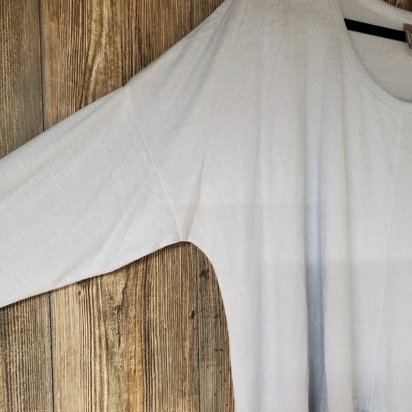 Light Sweater - Picture 4 of 7